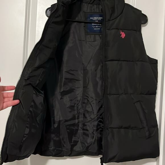 U.S. Polo Assn. Black Puffer Vest, NWOT - Picture 4 of 10